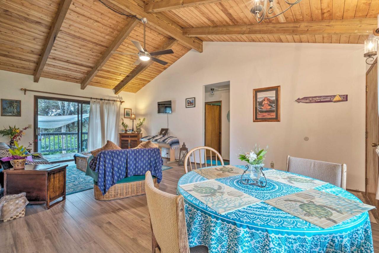Peaceful Abode With Deck, 13 Mi To Black Sand Beach! Naalehu Экстерьер фото