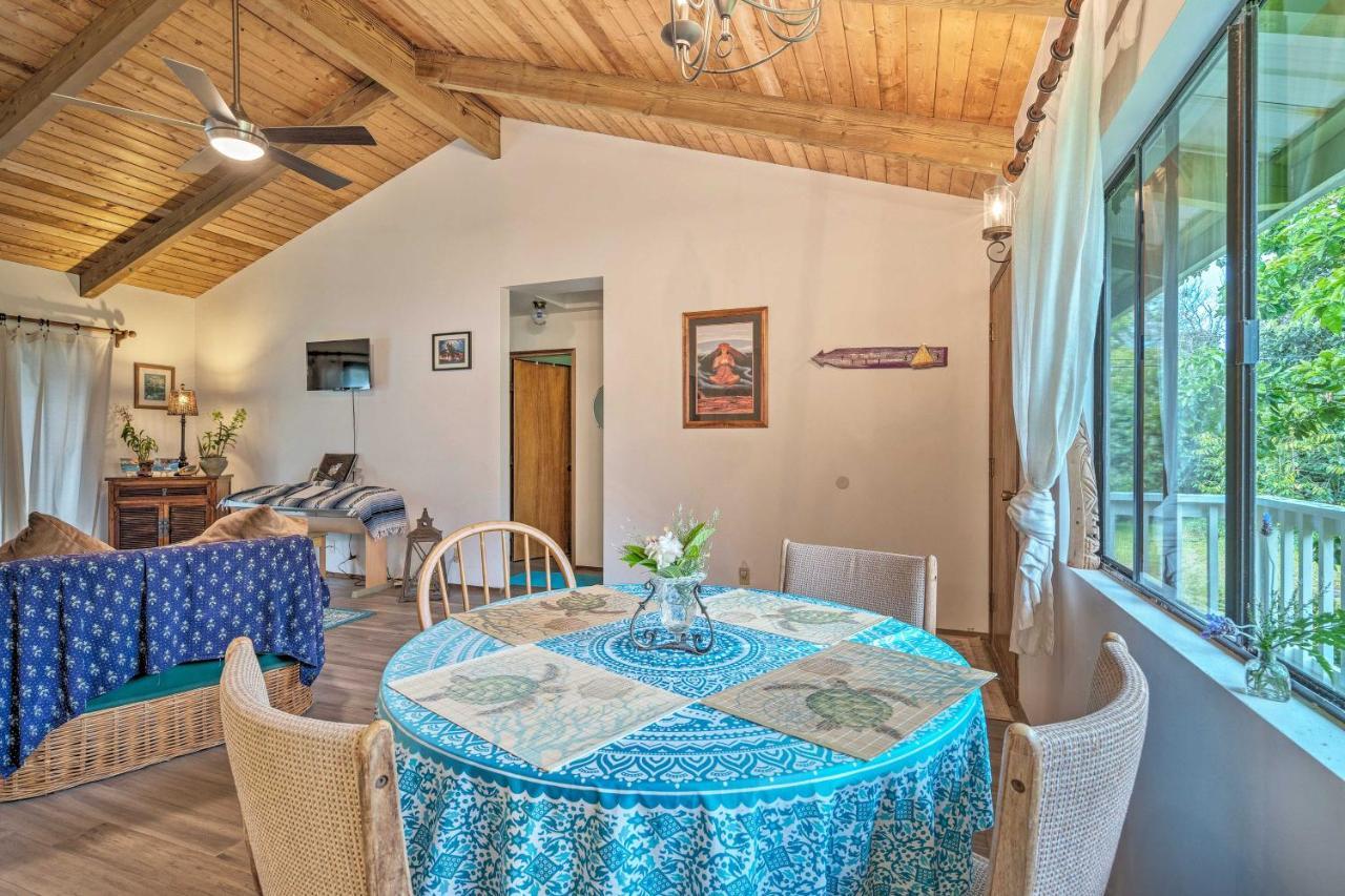Peaceful Abode With Deck, 13 Mi To Black Sand Beach! Naalehu Экстерьер фото